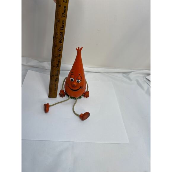 Cute Carrot Figure, Kitchen Decor🥕🥕Unique Find!! - Picture 3 of 6